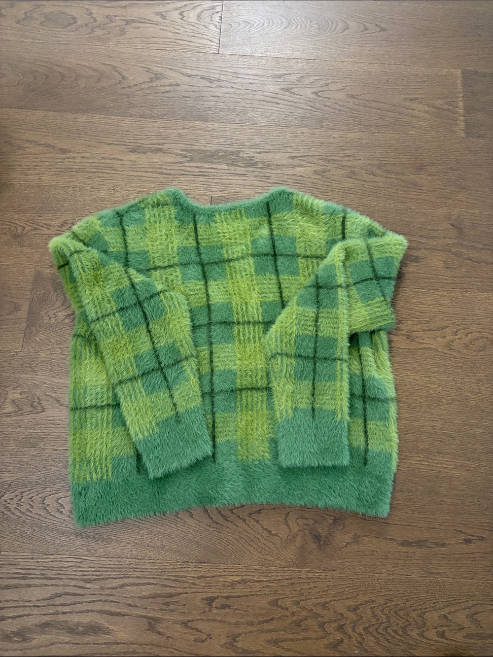 UNIF Green Plaid Fuzzy Cardigan - Picture 5 of 5